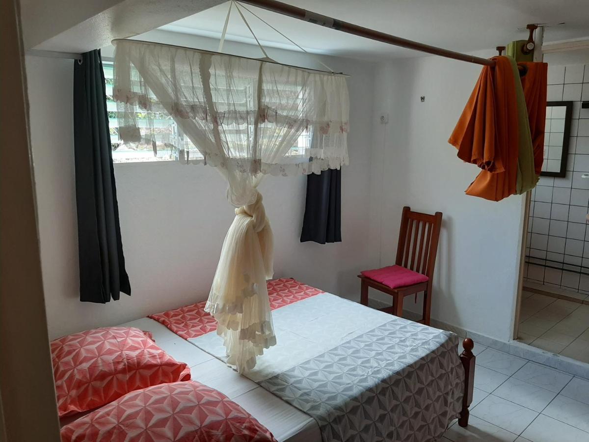 Appartement Les Hibiscus à L'Anse Noire Extérieur photo